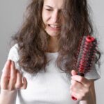 Moda Damska 2026: Między Cyfrową Utopią a Radykalnym Powrotem do Natury