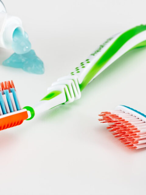 Co wybrać dla trzylatka: płyn do płukania czy spray do higieny ust? Kiedy sprawdza się każde rozwiązanie